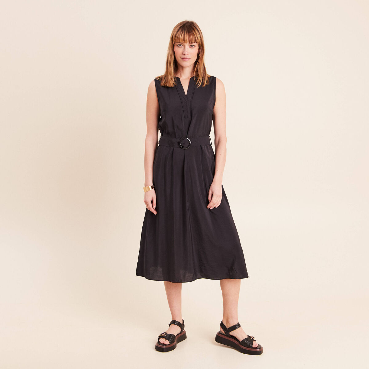 Robe &eacute;vas&eacute;e 3/4 sans manches ceinture noir femme