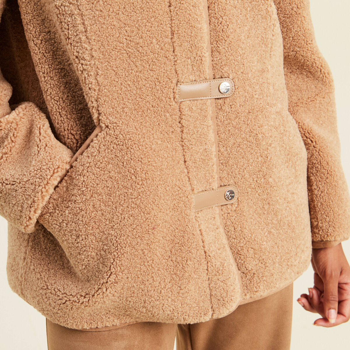 Manteau droit effet mouton beige femme