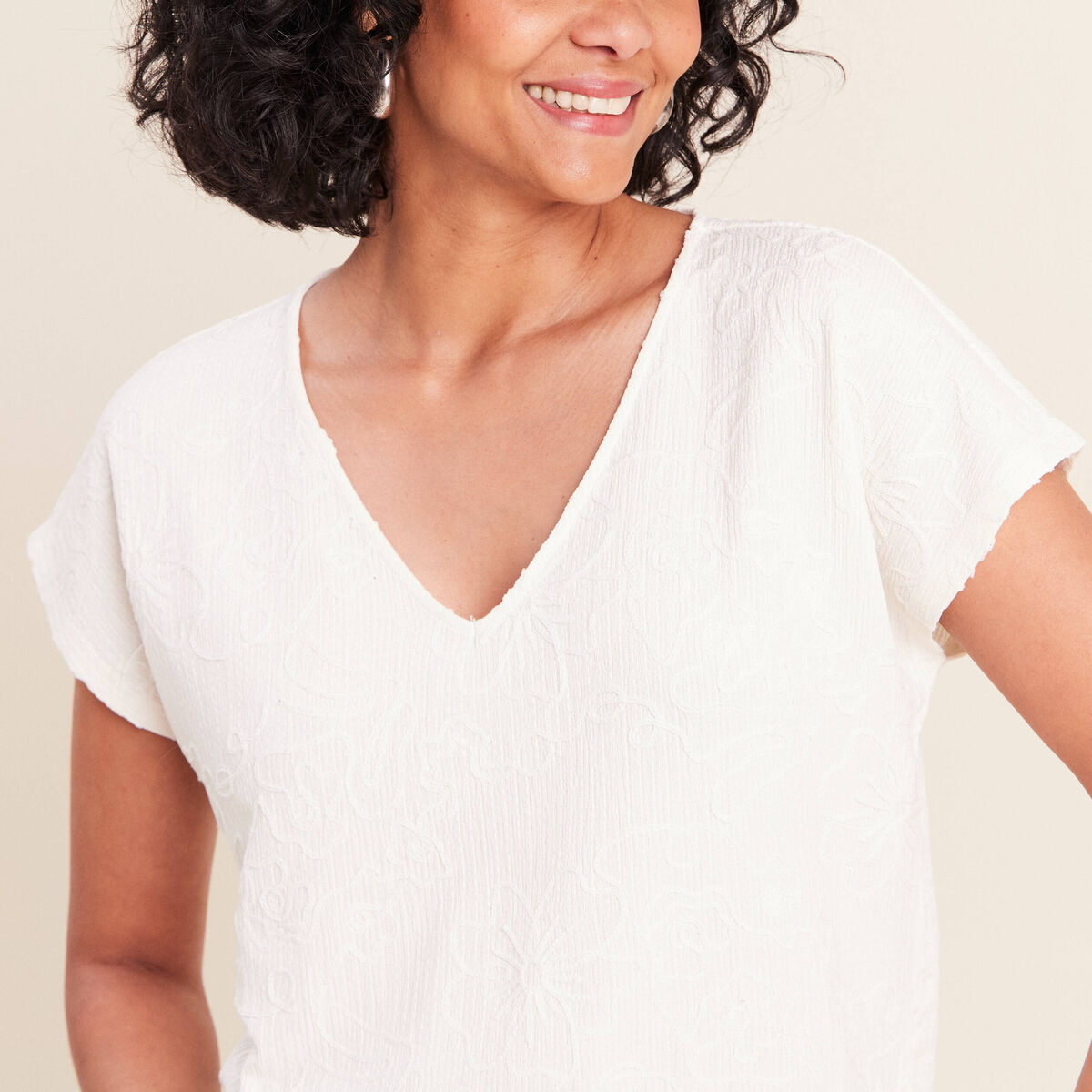 Blouse col v manches courtes ecru femme