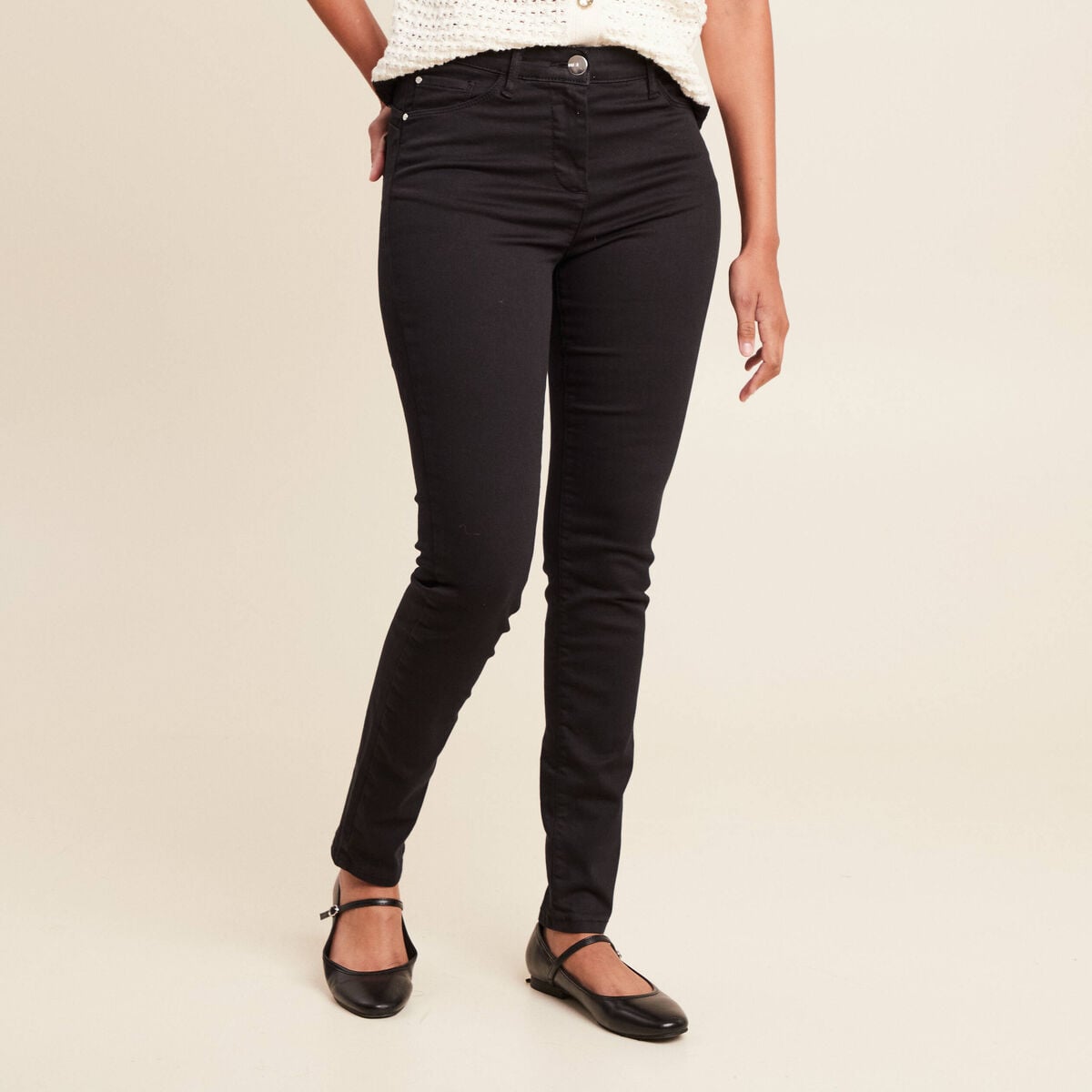Jean magique L'Unique coupe ajust&eacute;e noir femme