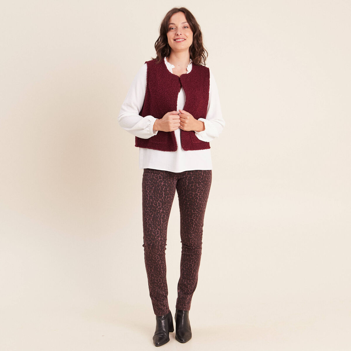 Gilet sans manches bouclette poches bordeaux femme