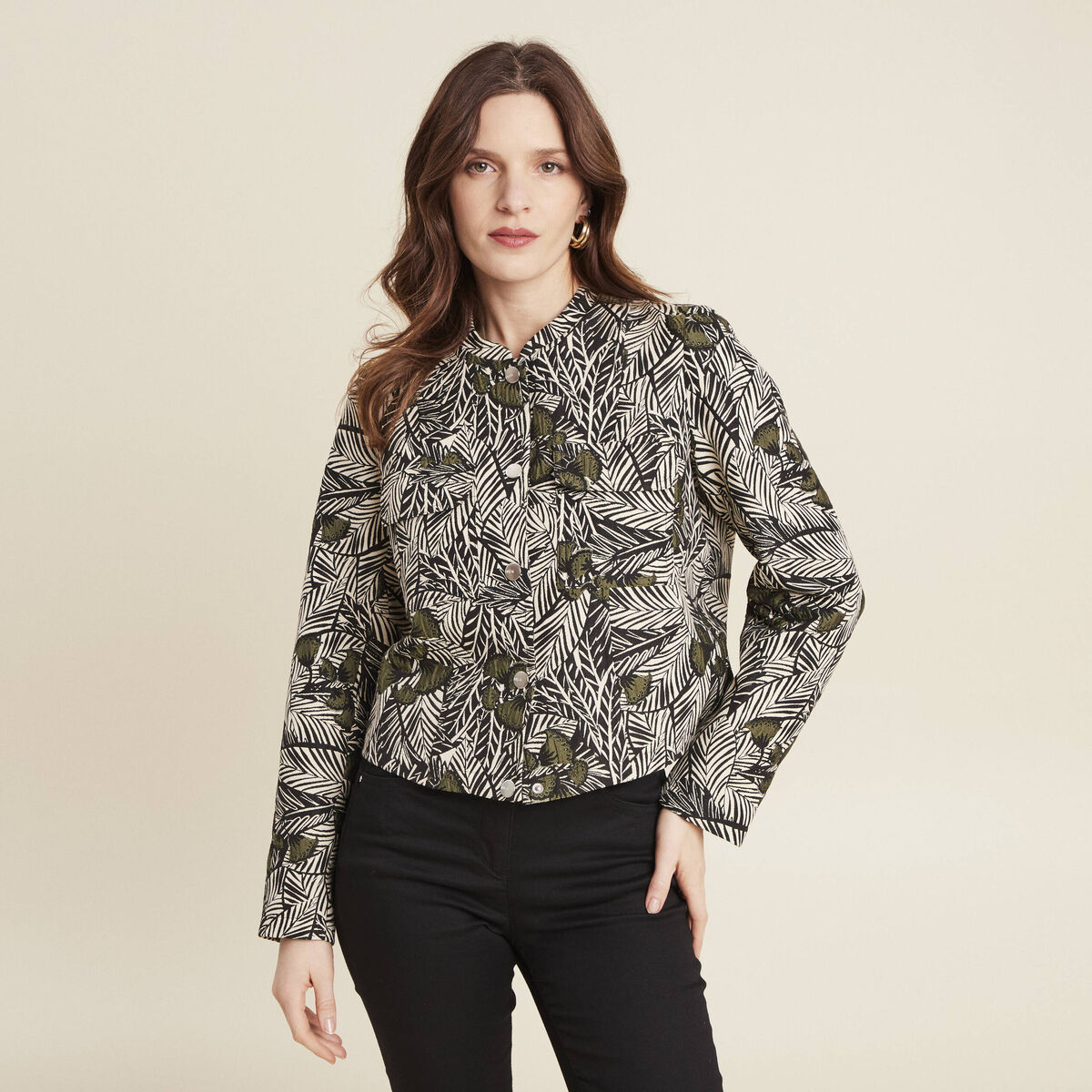 Veste boutonn&eacute;e col mao vert femme