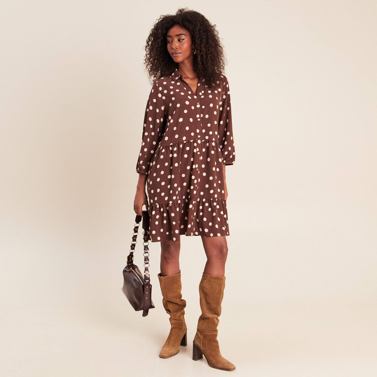 Robe courte &eacute;vas&eacute;e col chemise marron femme