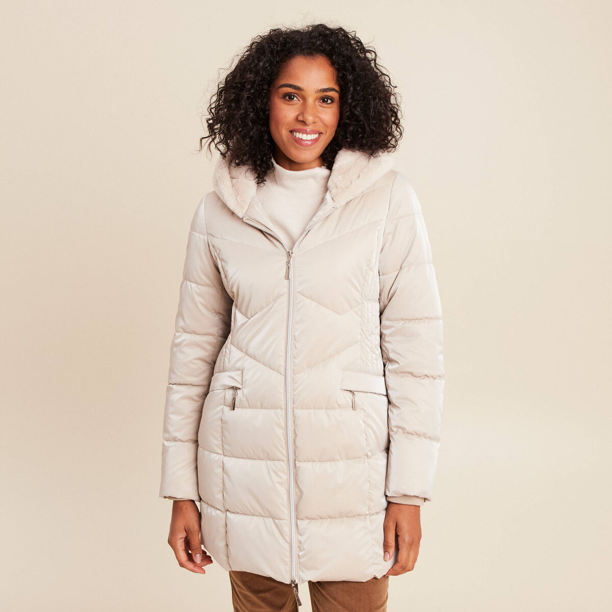 Doudoune mi-longue &agrave; capuche beige femme