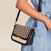 Sac rectangulaire à rabat noir femme