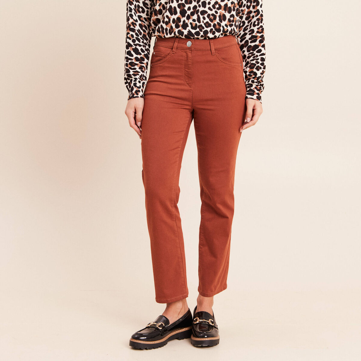 Pantalon magique Le L&eacute;ger coupe droite marron fonc&eacute; femme