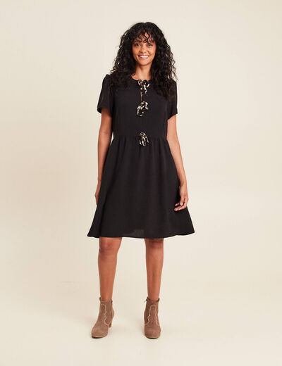 robe courte évasée col rond noir femme