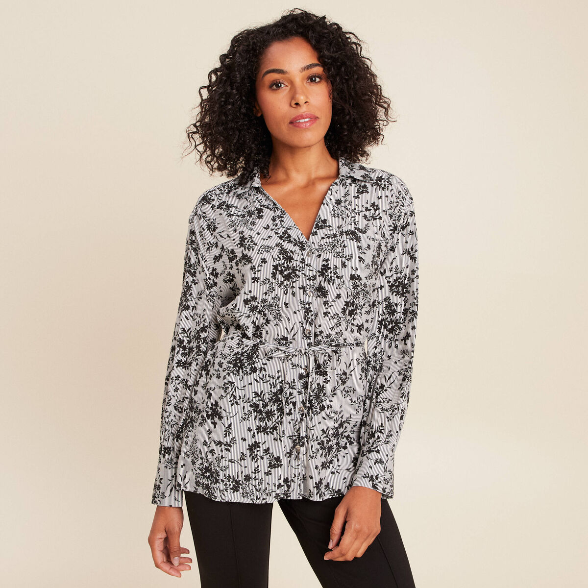 Tunique ceintur&eacute;e col chemise fluide noir femme