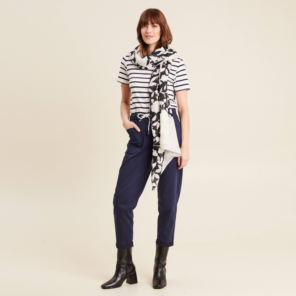Pantalon coupe mom 7/8&egrave;me bleu marine femme