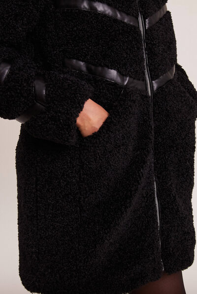 Manteau droit laine mouton noir femme