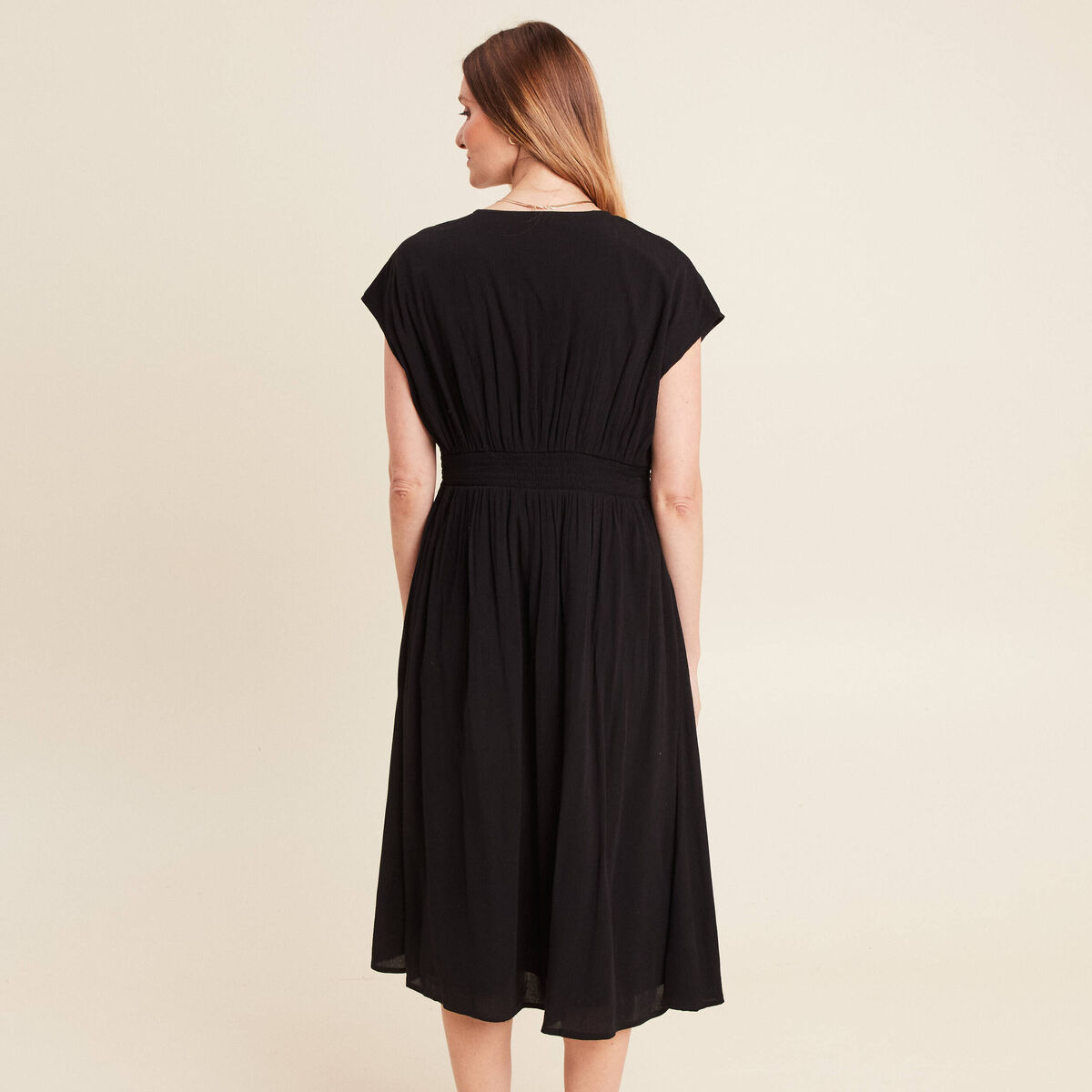 Robe évasée courte manches courtes noir femme