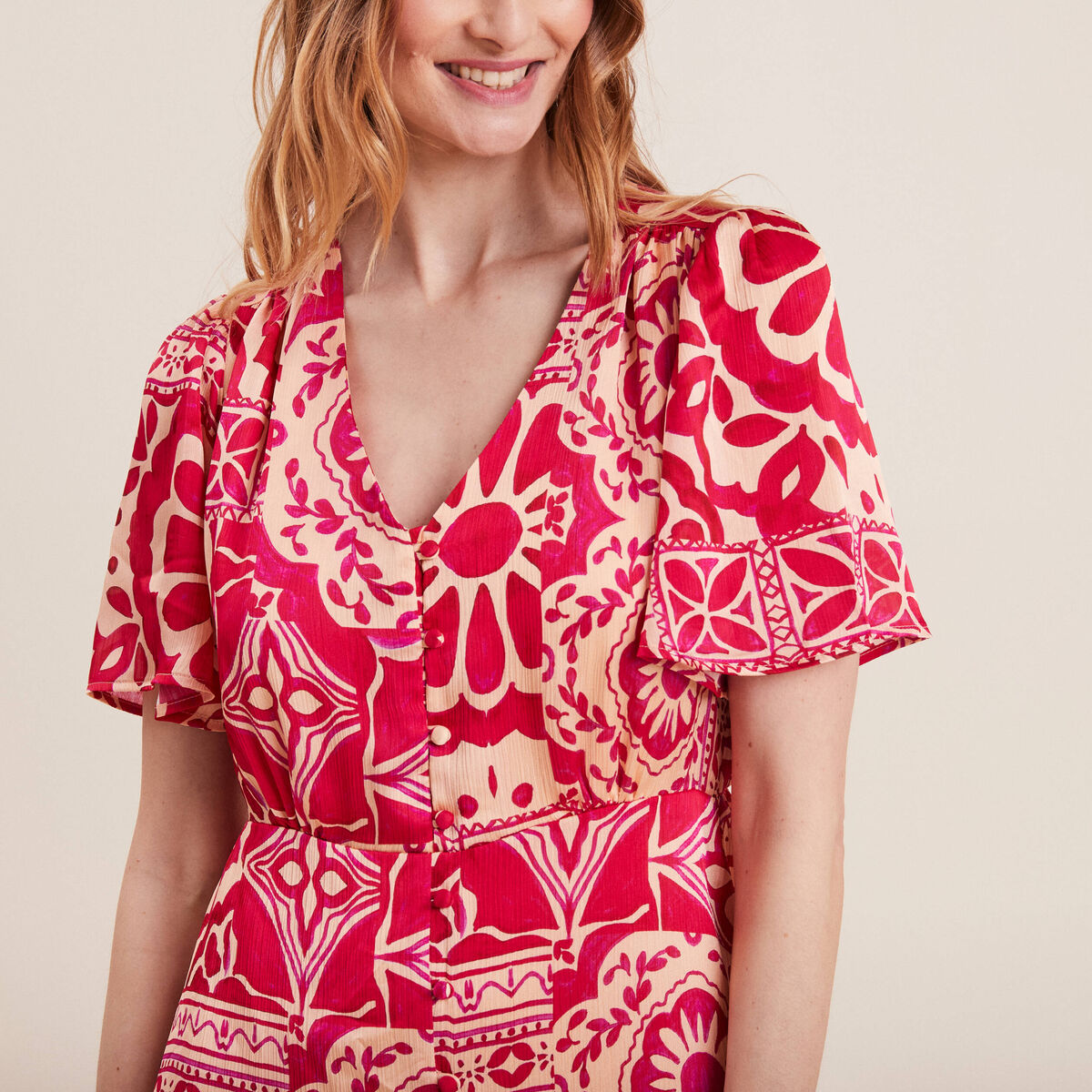 Robe longue &eacute;vas&eacute;e satin rose fushia femme