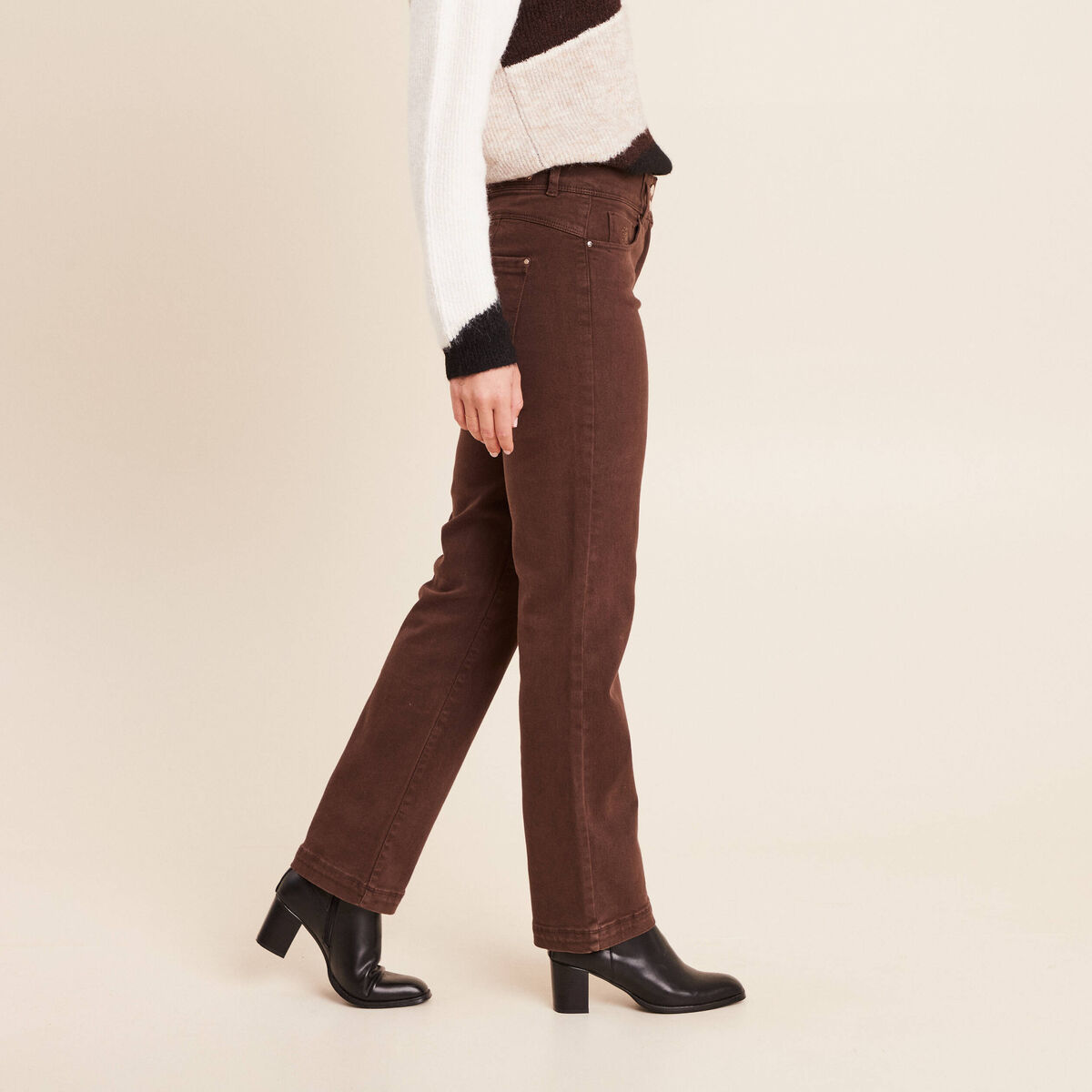 Jean coupe droite taille haute marron fonc&eacute; femme