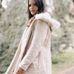 Manteau su&eacute;dine &agrave; capuche creme femme