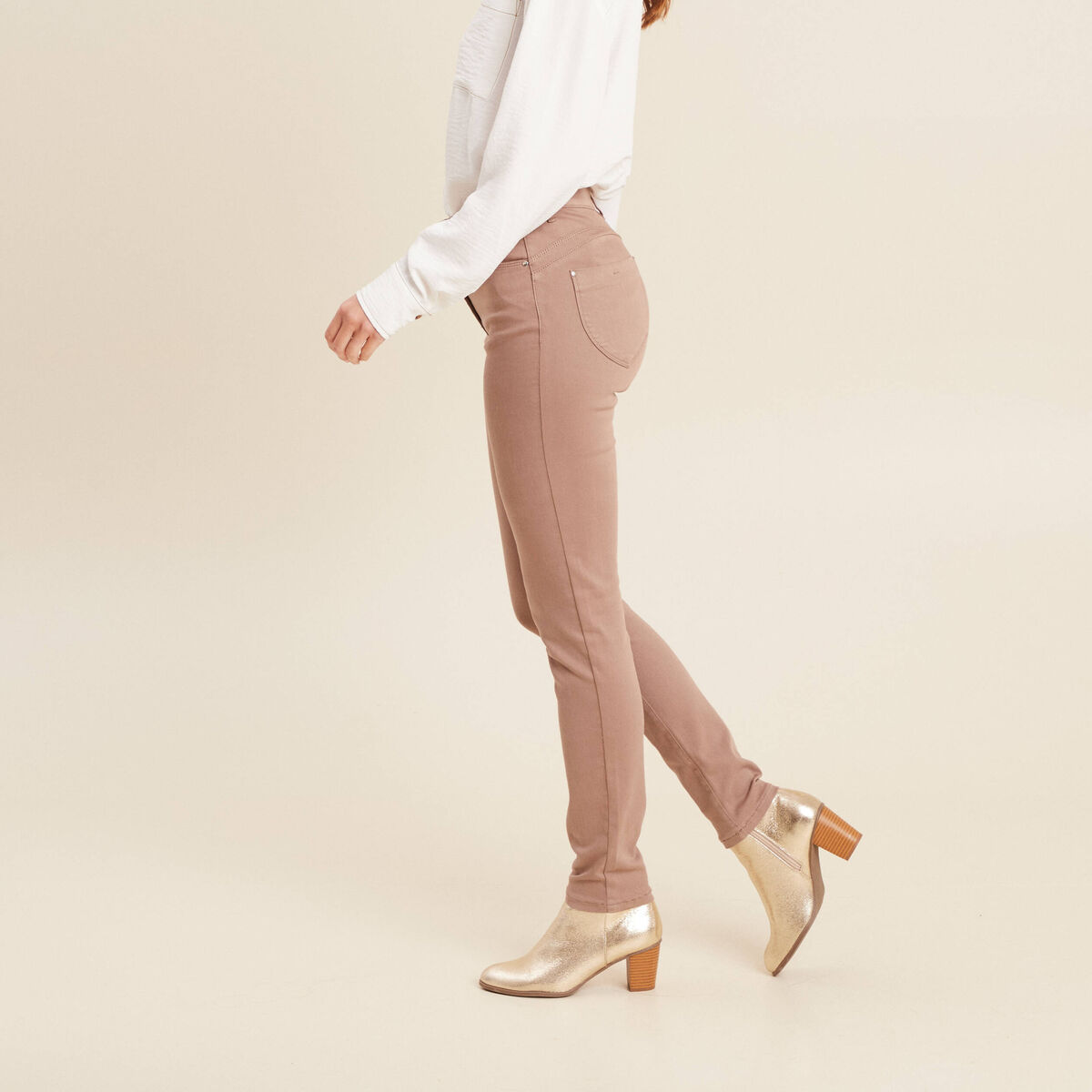 Jean magique ajusté taille standard taupe femme