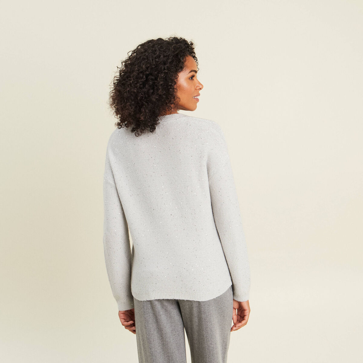 Pull col v manches longues &agrave; sequins gris clair femme