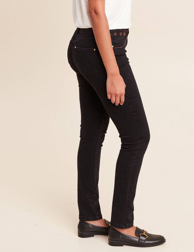 Jean coupe ajust&eacute;e avec broderie noir femme