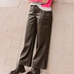 Pantalon taille bascul&eacute;e similicuir noir femme