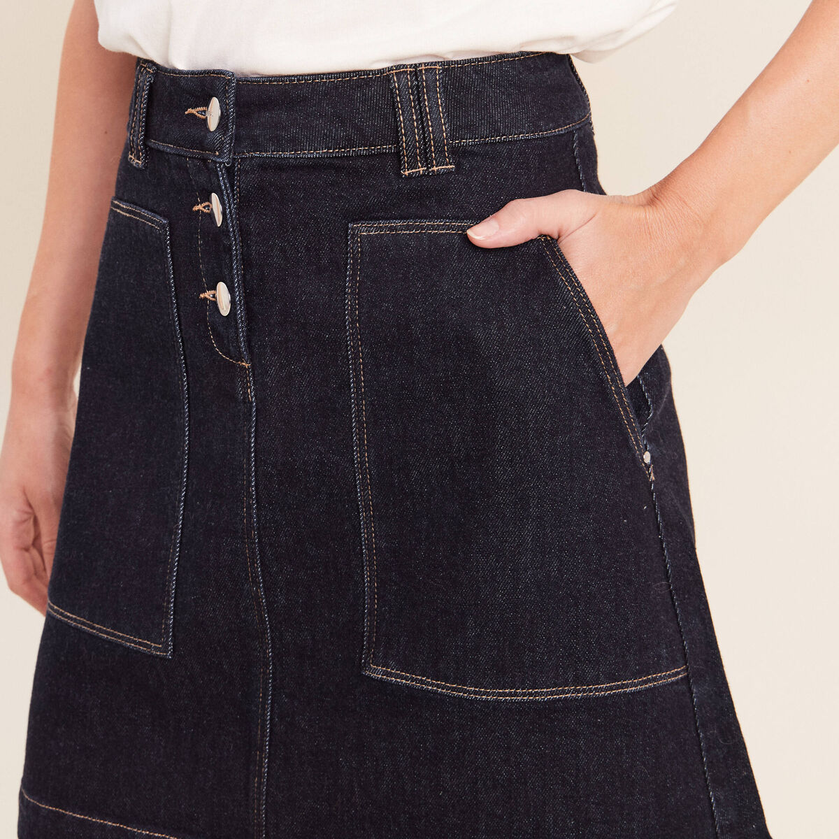 Jupe courte trap&egrave;ze en jean denim brut femme