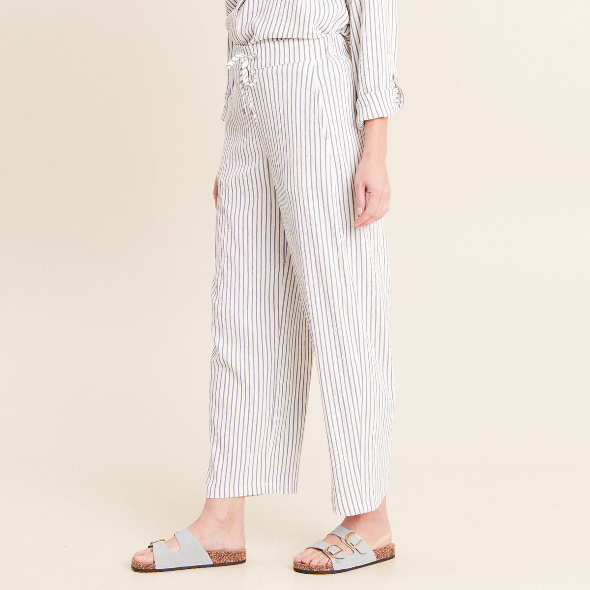 Pantalon fluide coupe barrel bleu femme