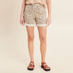 Short large taille &eacute;lastiqu&eacute;e blanc femme