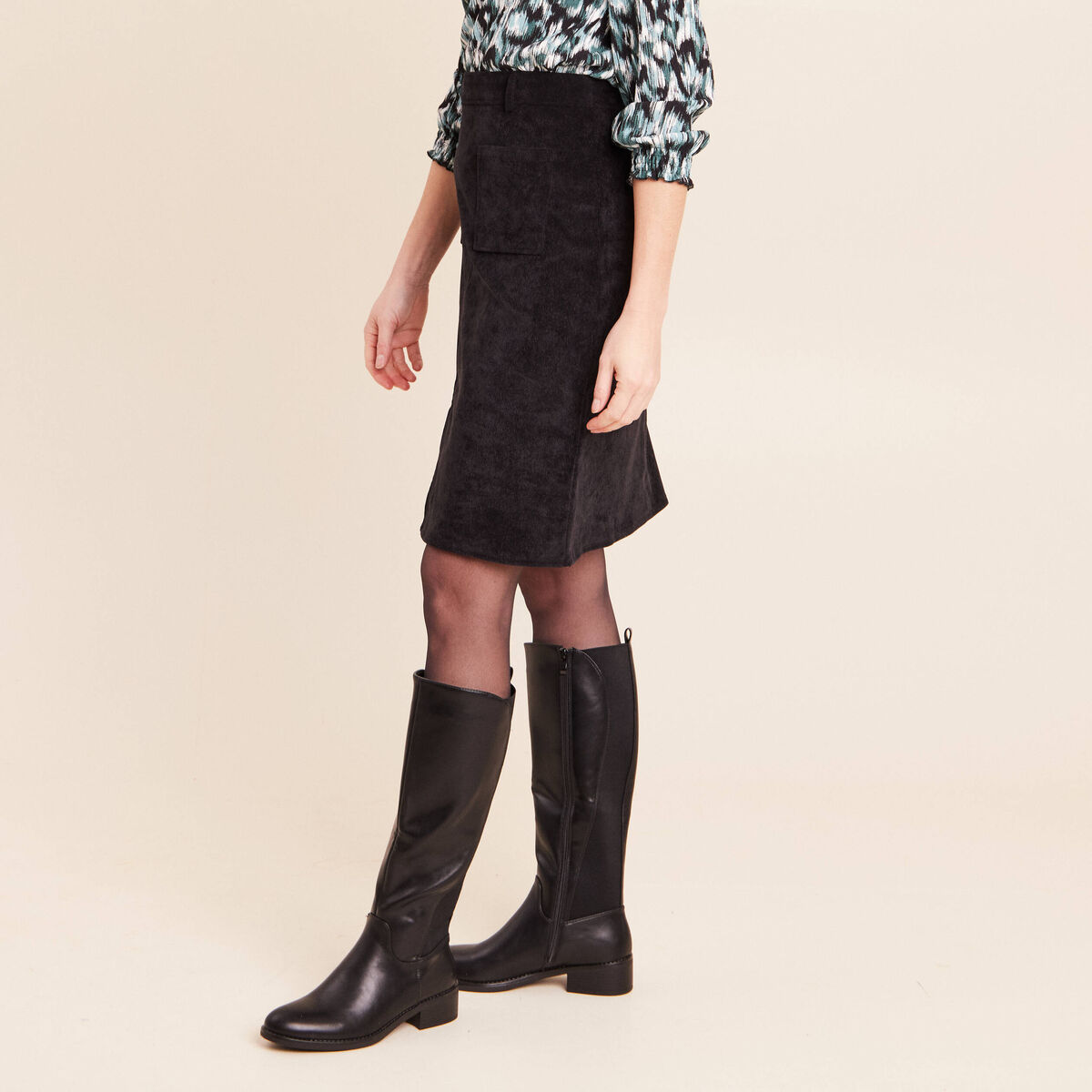 Jupe en velours longueur genoux noir femme