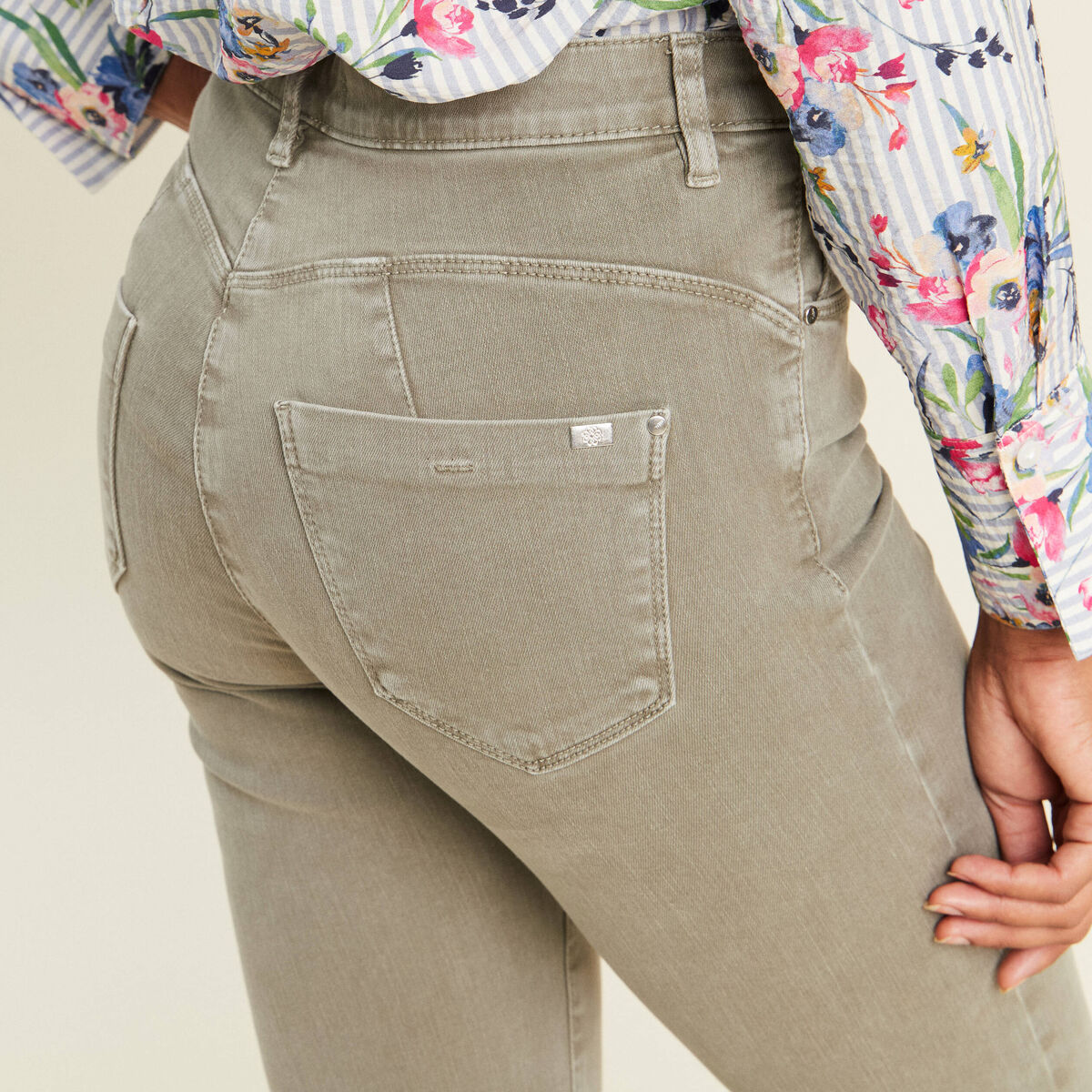 Jean magique L'Unique coupe bootcut vert kaki femme