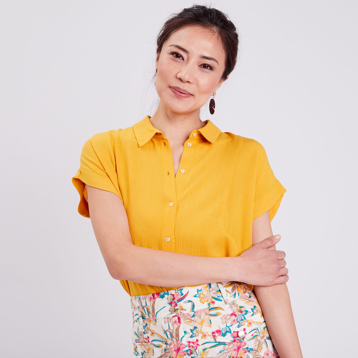 Chemise manches courtes jaune moutarde femme