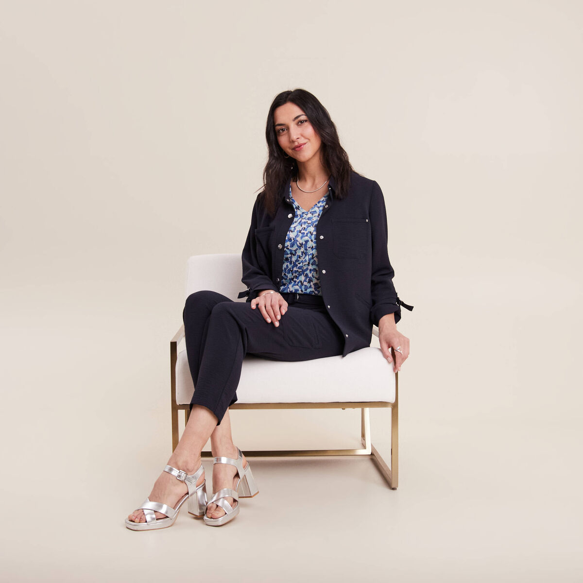 Pantalon flou ceintur&eacute; bleu fonc&eacute; femme