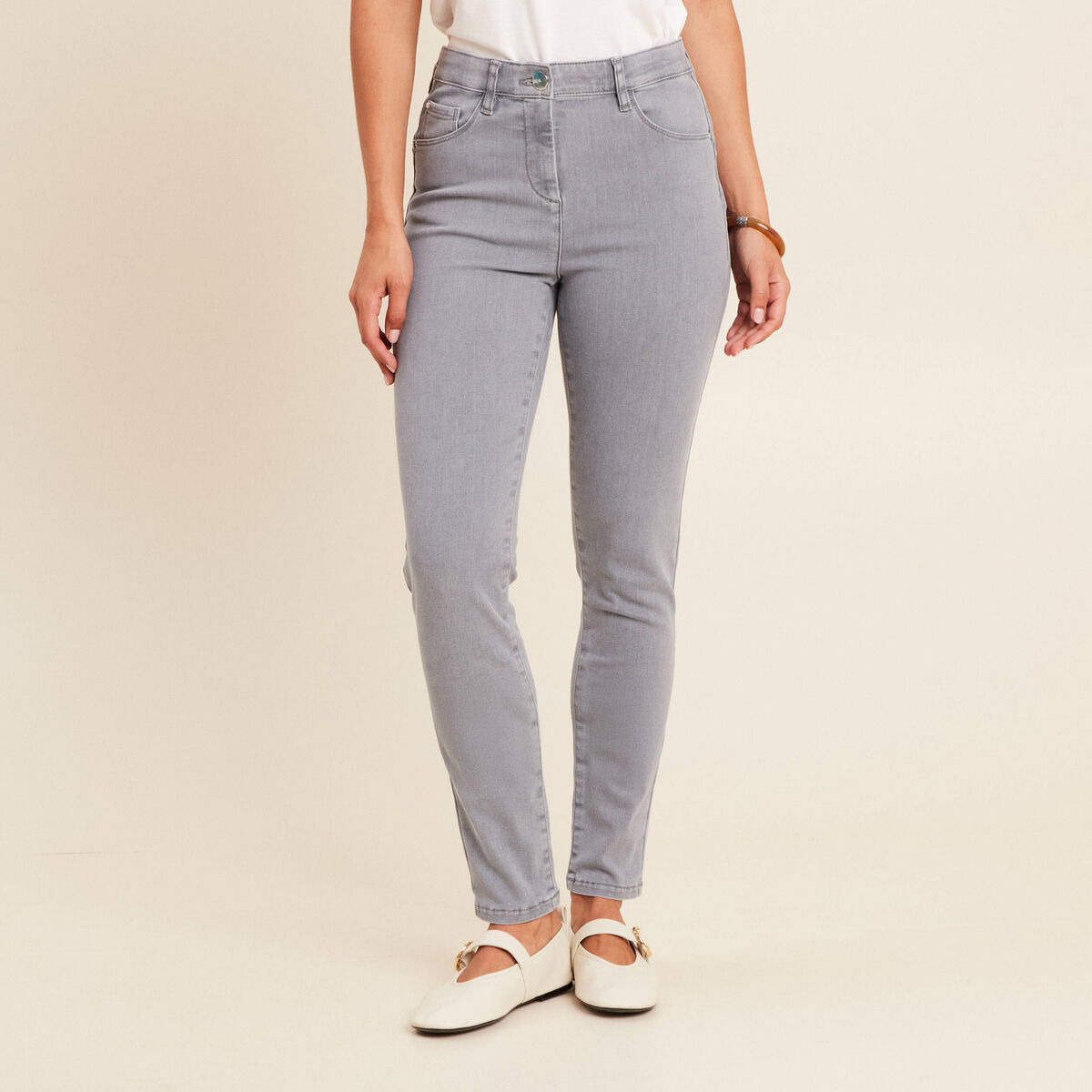 Jean magique L'Unique coupe ajust&eacute;e denim gris femme