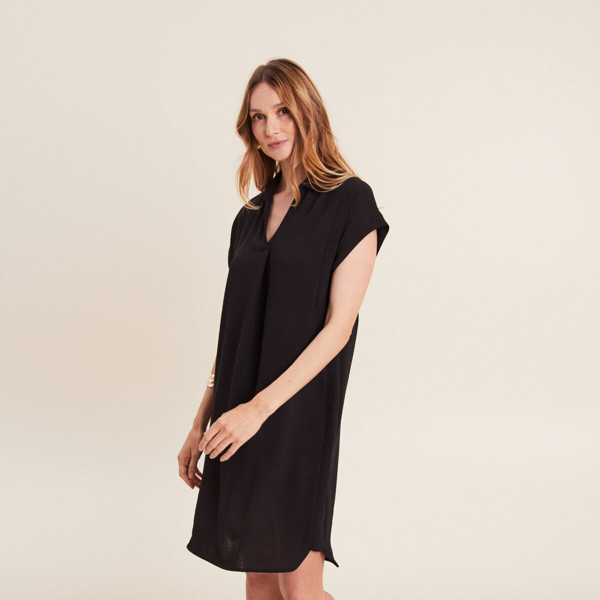 Robe droite col en V noir femme