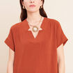 Blouse fluide manches courtes marron fonc&eacute; femme