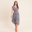 Robe &eacute;vas&eacute;e 3/4 sans manches col v blanc femme