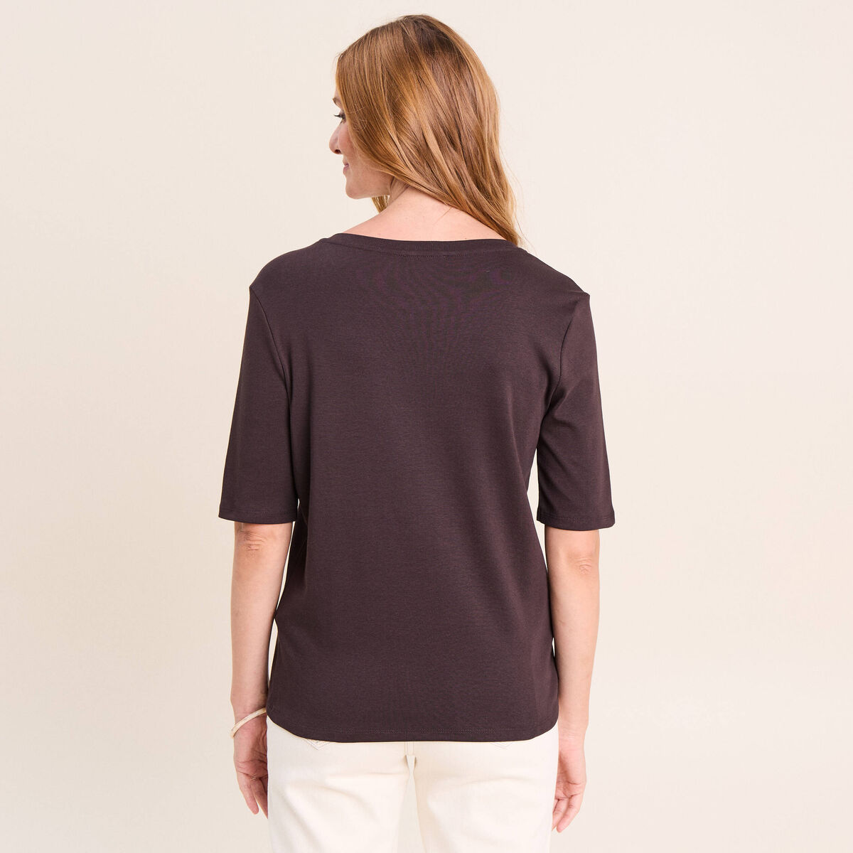 T-shirt ajust&eacute; col rond manches coudes marron fonc&eacute; femme