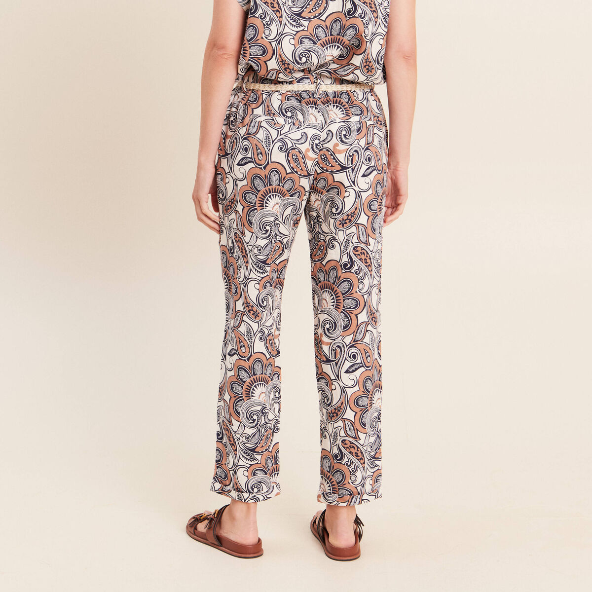 Pantalon coupe chino en lin marron femme