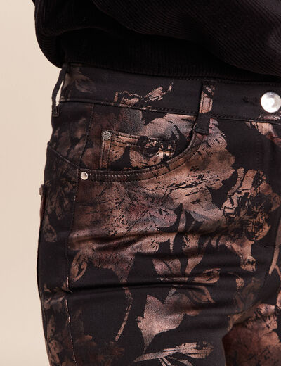 Pantalon ajust&eacute; taille haute denim noir enduit femme