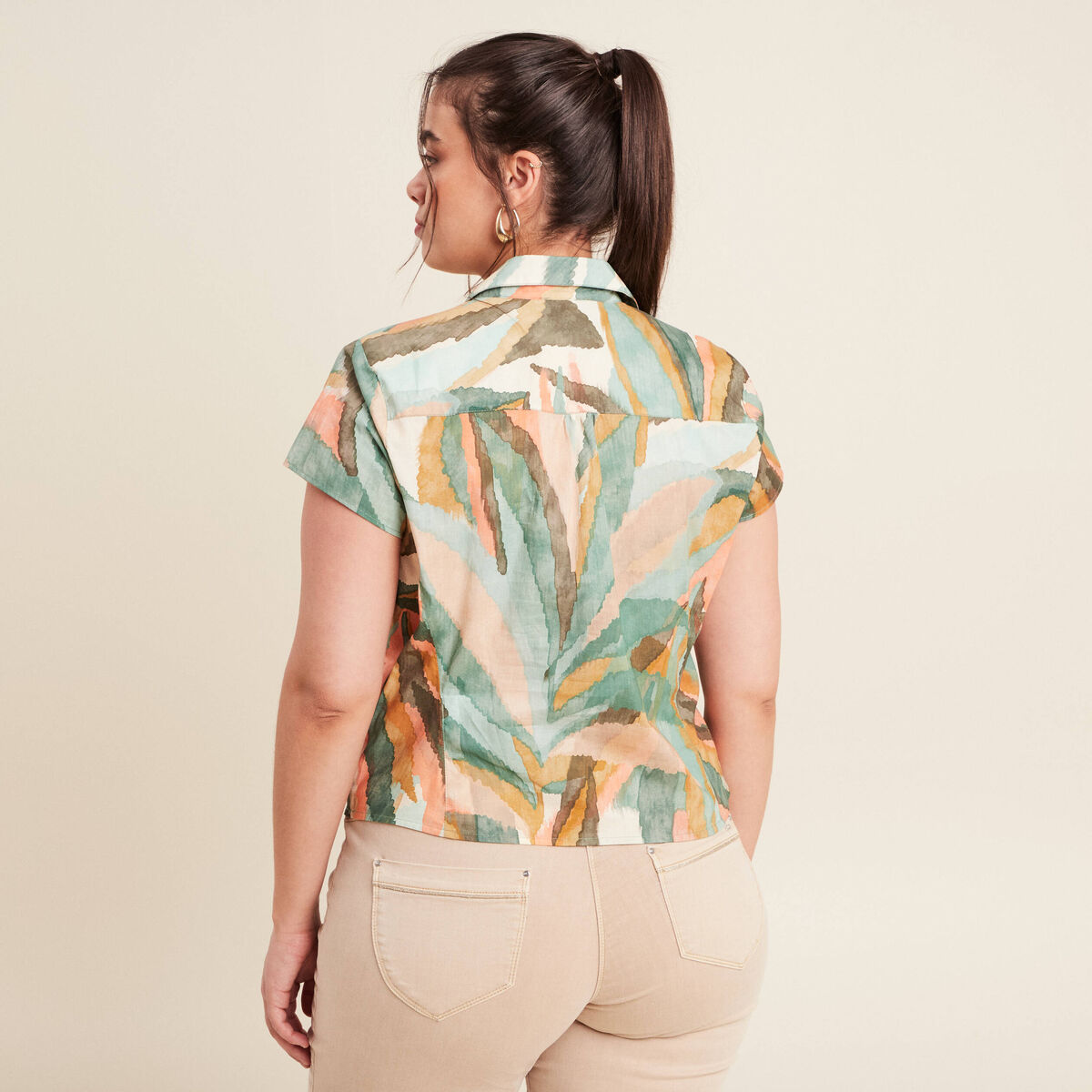 Chemise manches courtes nou&eacute;e multicolore femme