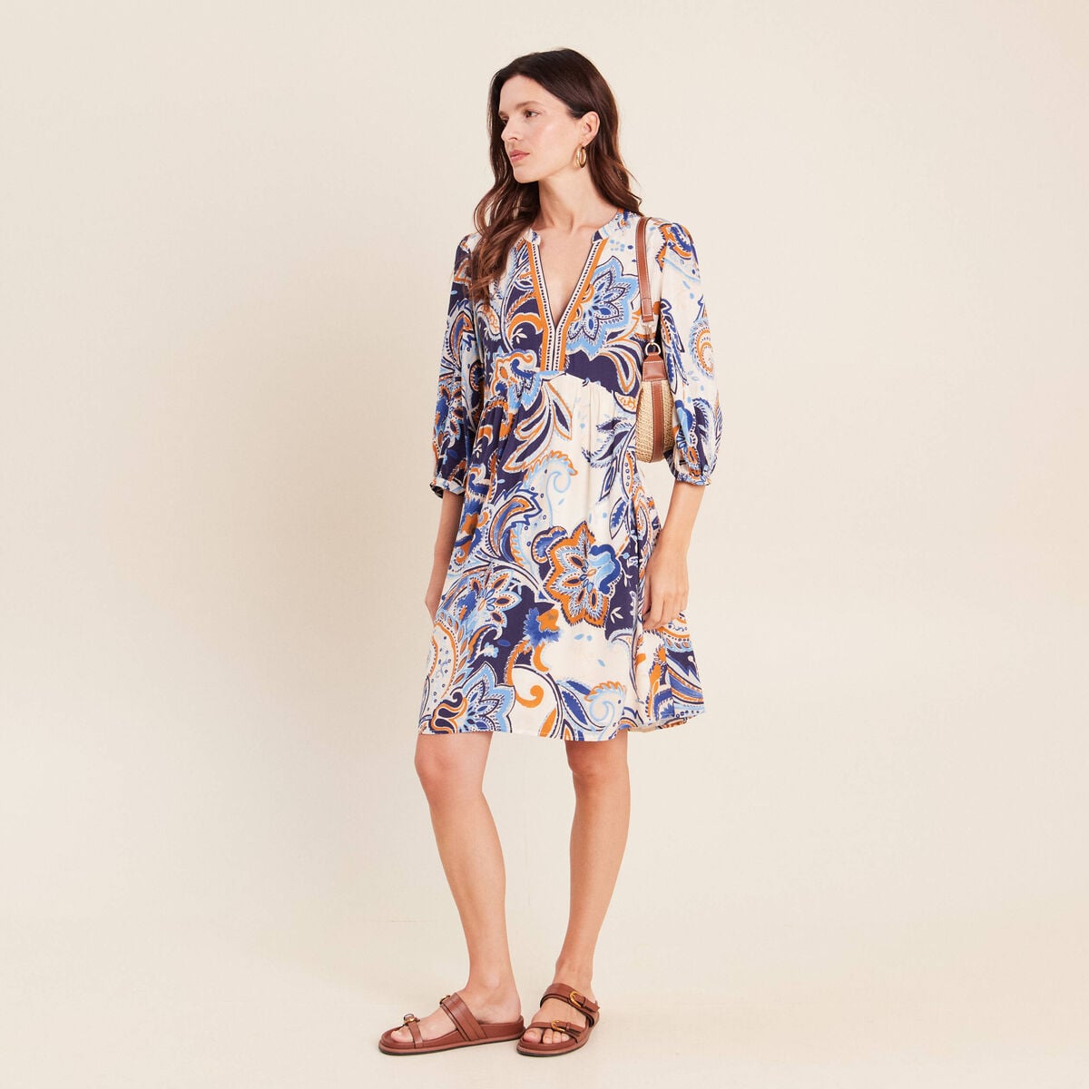 Robe courte &eacute;vas&eacute;e col v manches 3/4 bleu femme
