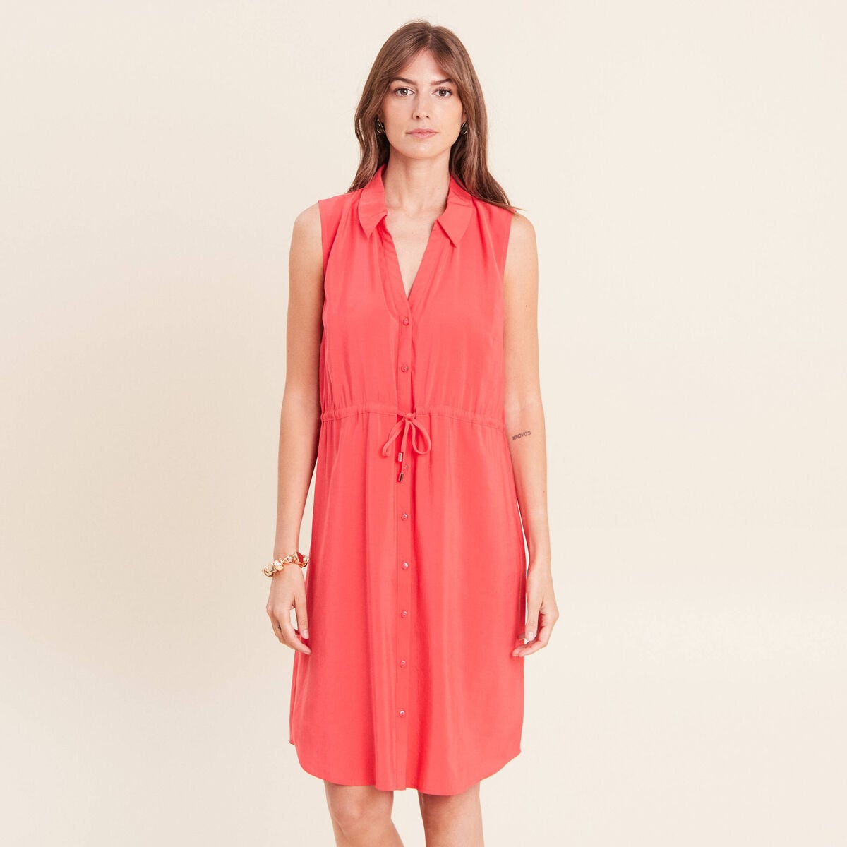 Robe droite courte avec lien rouge femme