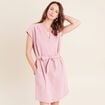 Robe courte ceintur&eacute;e col tunisien rose femme