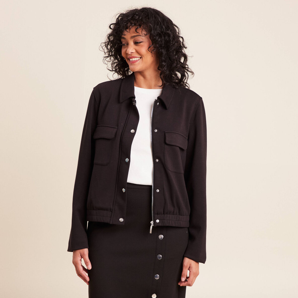 Veste bas resserr&eacute; manches longues noir femme