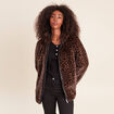 Manteau en fausse fourrure &agrave; capuche marron femme