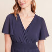 Robe longue &eacute;vas&eacute;e col v manches courtes bleu marine femme