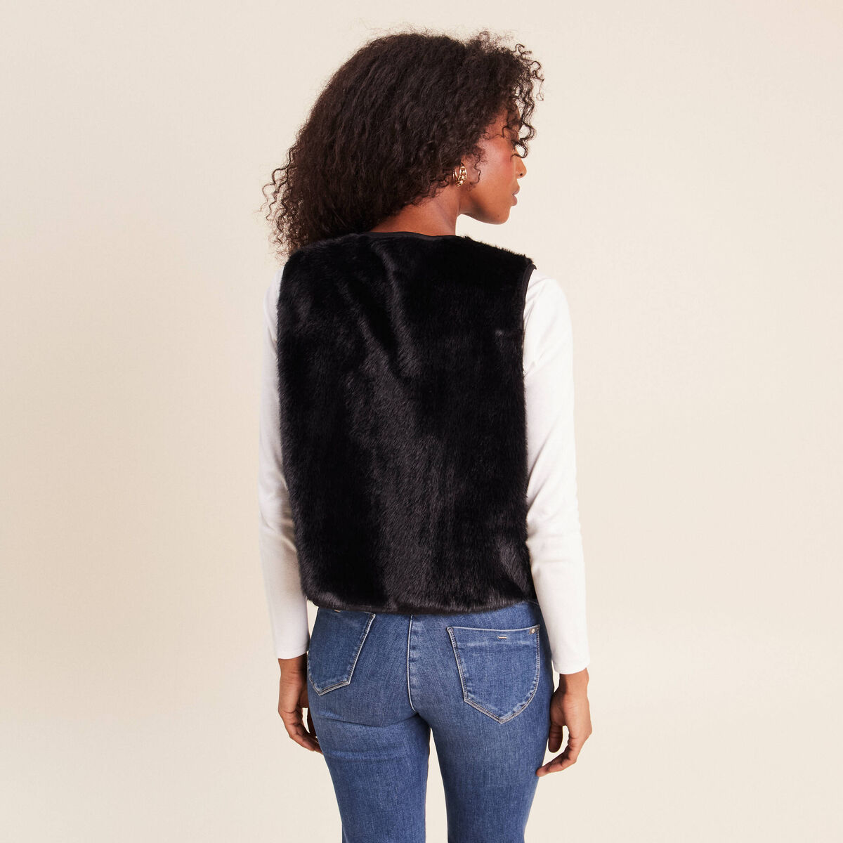 Gilet droit sans manches fausse fourrure noir femme