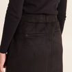 Jupe trap&egrave;ze courte aspect daim doubl&eacute;e noir femme