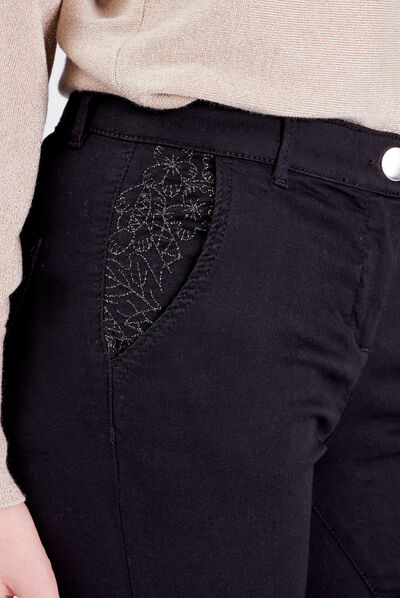 Pantalon chino ajusté noir femme