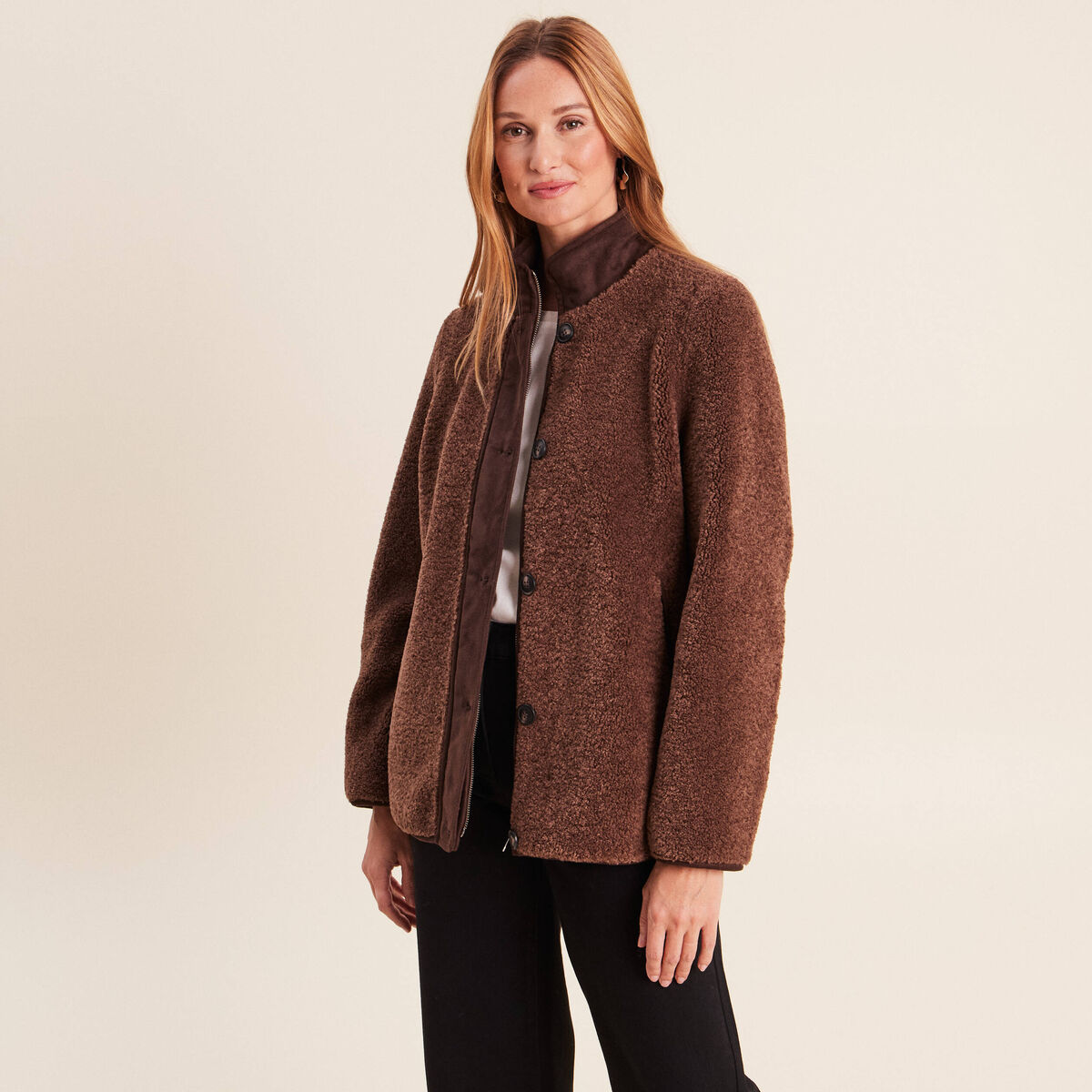 Manteau manches longues col montant marron fonc&eacute; femme