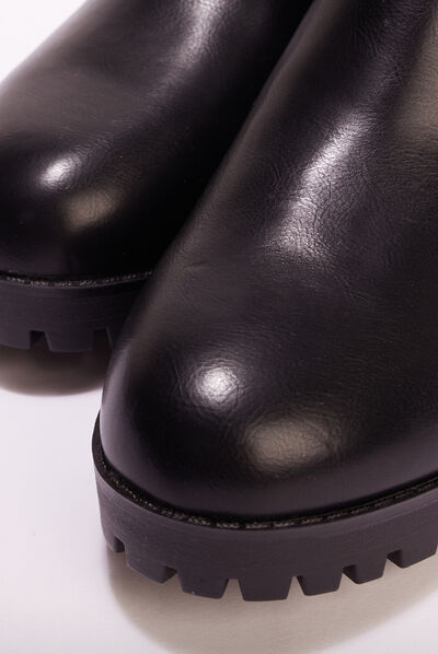 Bottines détails matelassés noir femme