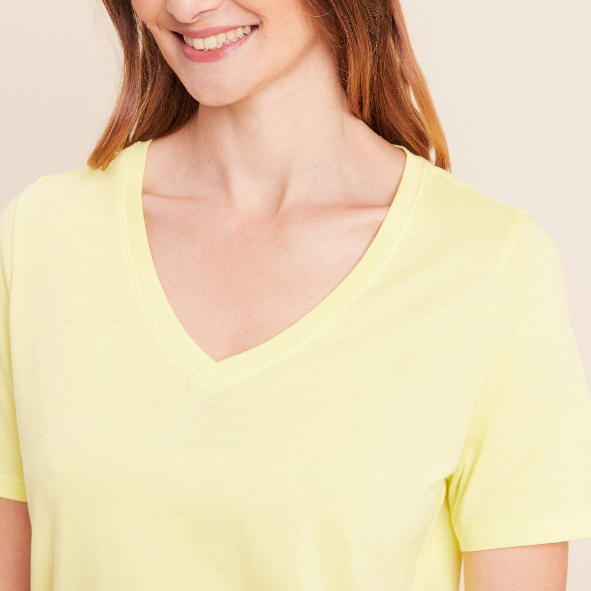 T-shirt col v manches courtes jaune clair femme