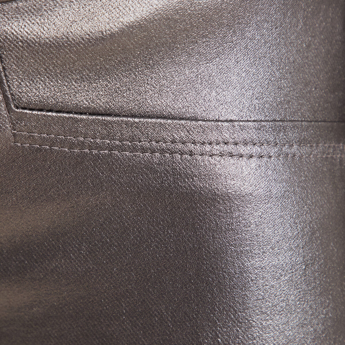 Pantalon ajust&eacute; enduit &agrave; pont couleur argent femme